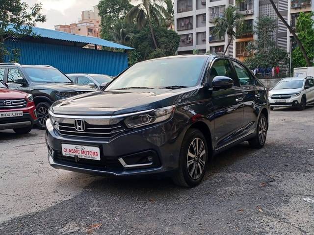 https://images10.gaadi.com/usedcar_image/4567025/original/processed_00a7ea7b549f47b91e760ec0d1ed8ae3.jpeg?imwidth=6402