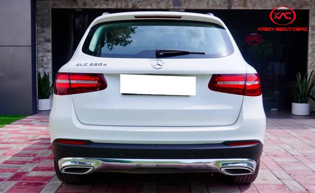 https://images10.gaadi.com/usedcar_image/4567028/original/processed_8736a9693fab1d6560d680d552984bf7.jpg?imwidth=6402