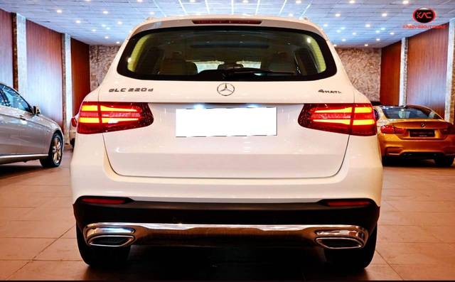 https://images10.gaadi.com/usedcar_image/4567031/original/processed_88c4b5cae8329ff60e65d886935e0d60.jpg?imwidth=6401