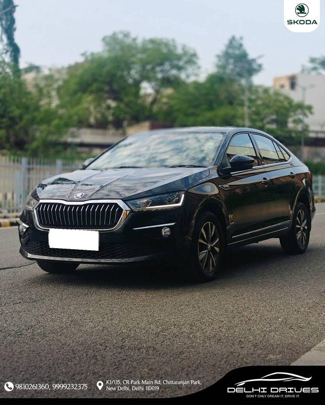 https://images10.gaadi.com/usedcar_image/4567033/original/processed_9b38f74c8d503c9498f44ac0e7a6bf54.jpeg?imwidth=6400
