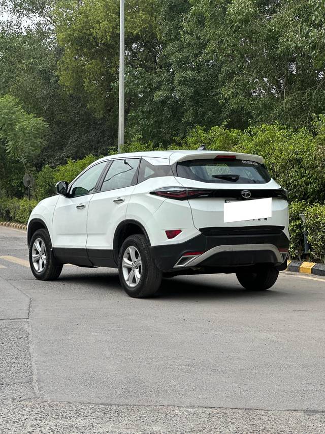 https://images10.gaadi.com/usedcar_image/4567045/original/processed_e4cd64f20bcc36018819ee7eef0c56eb.jpg?imwidth=6402