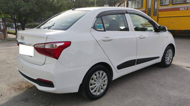 https://images10.gaadi.com/usedcar_image/4567047/original/processed_60f93307b4093c7793c2b41ab218495e.jpg?imwidth=6401
