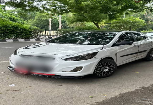 https://images10.gaadi.com/usedcar_image/4567120/original/11cc1c27-49e3-4258-bc65-a5d4587a2ef8.?imwidth=6401