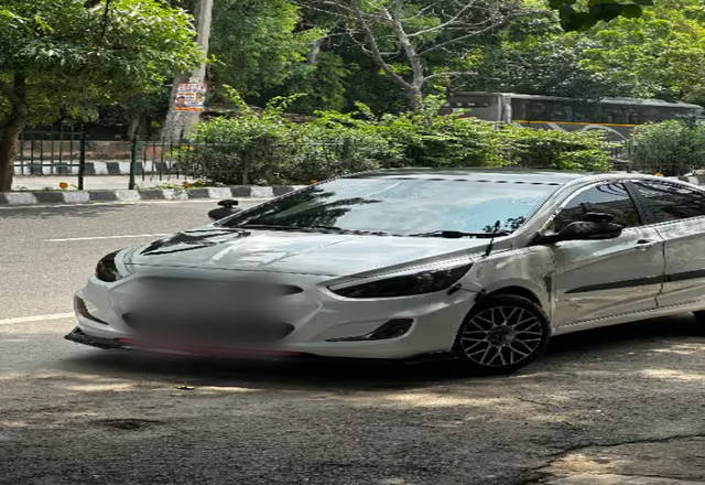 https://images10.gaadi.com/usedcar_image/4567120/original/bbebb37b-bf71-4ec3-a1f0-dad161811691.?imwidth=6402