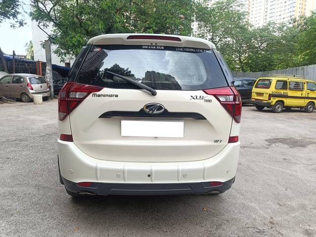 https://images10.gaadi.com/usedcar_image/4567122/original/processed_f939b04da1e9e4239d3ff5eda4a65d99.jpg?imwidth=6402