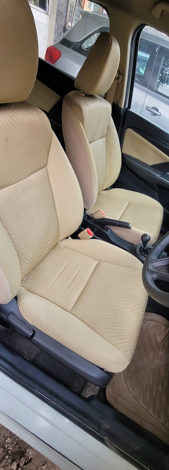 https://images10.gaadi.com/usedcar_image/4567143/original/1f0ee873d3b00eaa9b76c94ba2df9668.jpg?imwidth=6401