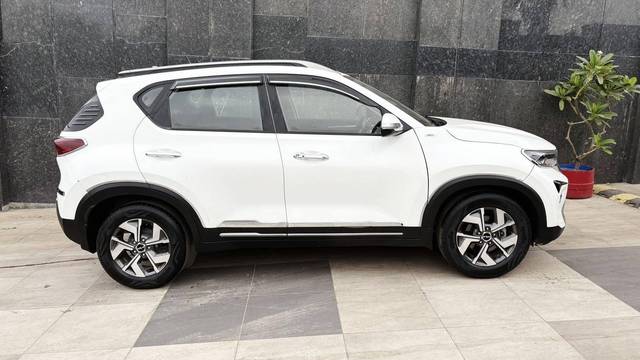 https://images10.gaadi.com/usedcar_image/4567169/original/processed_689a416d1d88cf88e936b865358a16f9.jpg?imwidth=6401