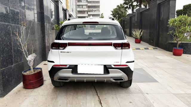 https://images10.gaadi.com/usedcar_image/4567169/original/processed_6997cd70e89cec049996c0a3fc29ed26.jpg?imwidth=6402