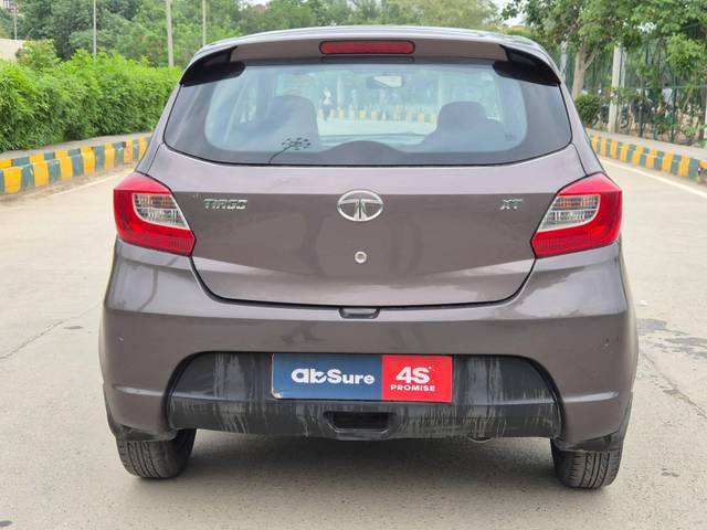 https://images10.gaadi.com/usedcar_image/4567175/original/processed_e504c32a401c4d19b961b8ff3e9fc4c9.jpg?imwidth=6402