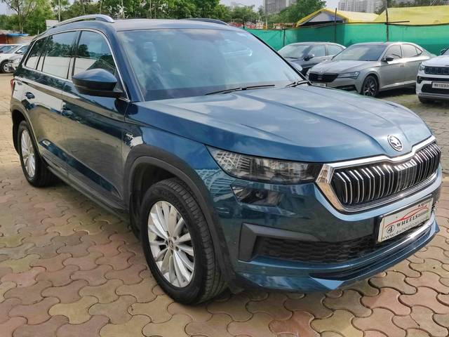 https://images10.gaadi.com/usedcar_image/4567178/original/processed_742de6081deb606e213569c180381df7.jpeg?imwidth=6400
