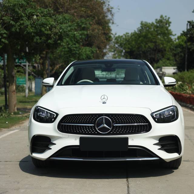 https://images10.gaadi.com/usedcar_image/4567181/original/processed_87cd8fbe-d55d-4e2f-91de-3a5b18efb749.jpg?imwidth=6400