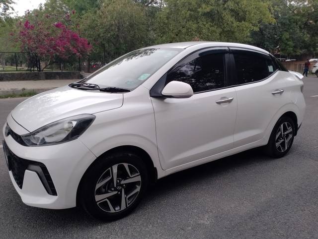 https://images10.gaadi.com/usedcar_image/4567201/original/97c85b1885c172950b0454f6e08cb5cc.jpg?imwidth=6400