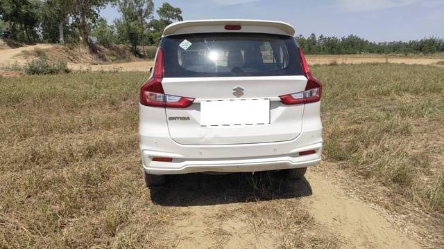 https://images10.gaadi.com/usedcar_image/4567206/original/processed_1a21a099-4f23-44f9-a95c-c69a62d7e6f4.jpeg?imwidth=6402