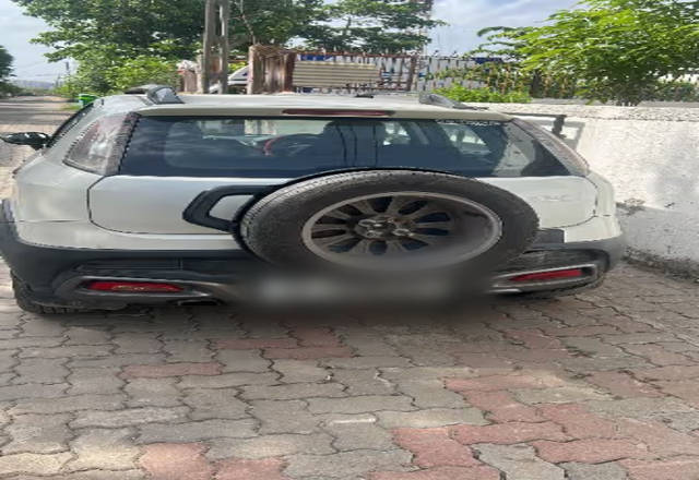https://images10.gaadi.com/usedcar_image/4567220/original/e8fb0869-6047-48f0-9598-6170939a9be3.?imwidth=6402