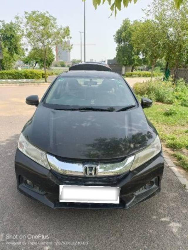 https://images10.gaadi.com/usedcar_image/4567236/original/processed_processed_74c03f74-f2f7-45ba-955b-d523cb101f91.jpg?imwidth=6400