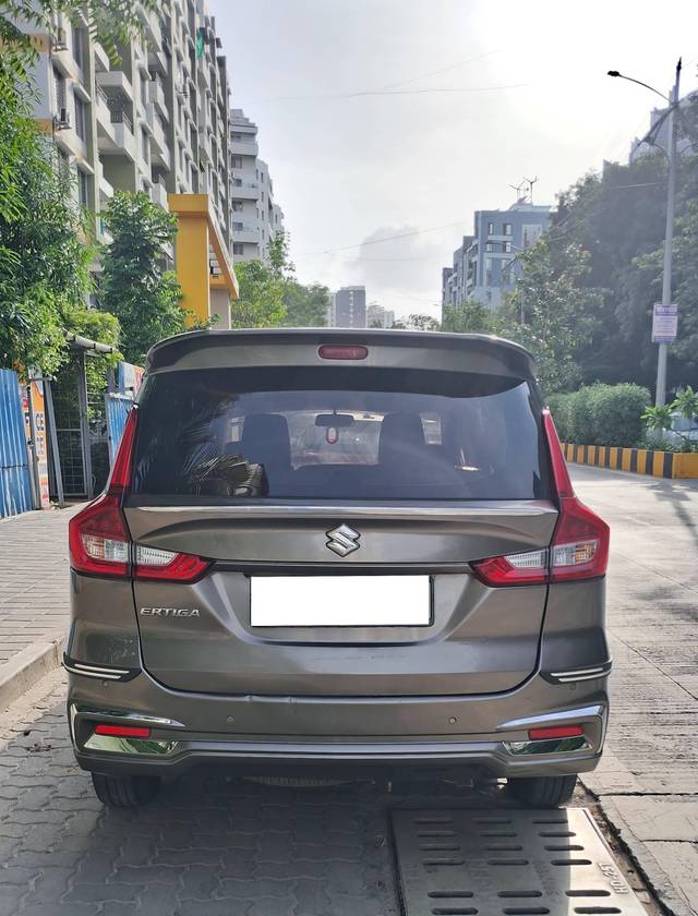 https://images10.gaadi.com/usedcar_image/4567258/original/processed_add2b2b9588dccd5c4e727a7a462106a.jpg?imwidth=6401