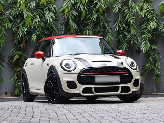 https://images10.gaadi.com/usedcar_image/4567259/original/processed_90e500d0719c65fe2a09e08257d61579.jpg?imwidth=6400
