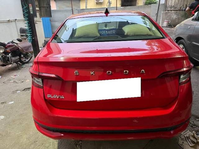 https://images10.gaadi.com/usedcar_image/4567266/original/processed_a0e5ba9e-5f7d-42f7-af99-2bd382db9697.jpeg?imwidth=6401