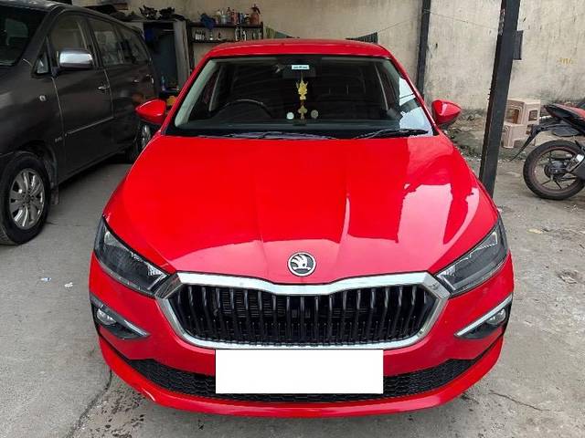 https://images10.gaadi.com/usedcar_image/4567266/original/processed_ca99b8a9-46a3-40cd-a793-11275295db03.jpeg?imwidth=6400