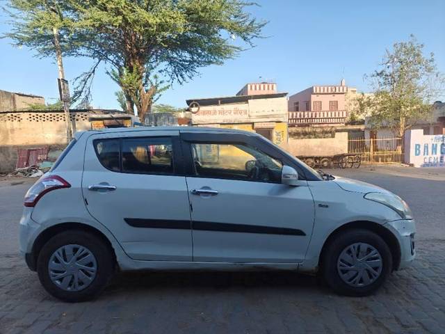 https://images10.gaadi.com/usedcar_image/4567270/original/processed_2ff79d76-5314-4349-b5be-dc7262b6853e.jpg?imwidth=6401