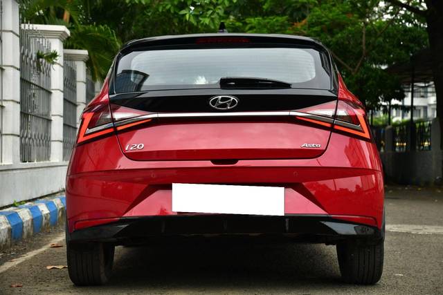 https://images10.gaadi.com/usedcar_image/4567274/original/processed_ccdc1ac33e5b56fc75286658c5bf61af.jpg?imwidth=6402