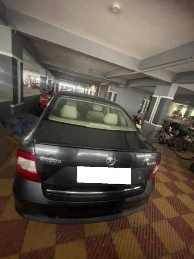https://images10.gaadi.com/usedcar_image/4567279/original/processed_6e00af40-3a83-4f03-b378-ca2b6505b596.jpg?imwidth=6401