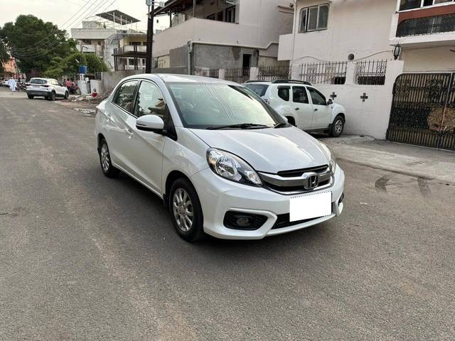 https://images10.gaadi.com/usedcar_image/4567280/original/processed_f7d17c56685351582718a3ac9904ac86.jpg?imwidth=6400
