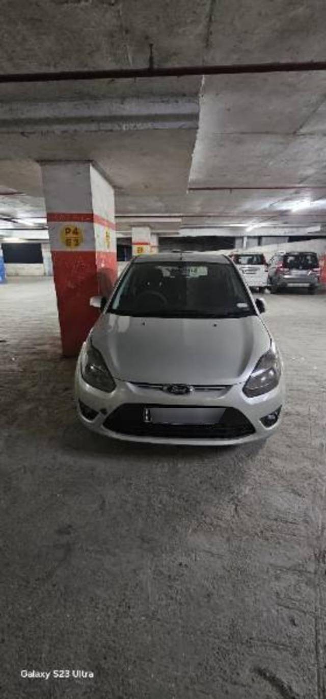 https://images10.gaadi.com/usedcar_image/4567296/original/processed_3e6df0cd-f9e5-4d15-b5da-3152b9dd5857.jpg?imwidth=6401