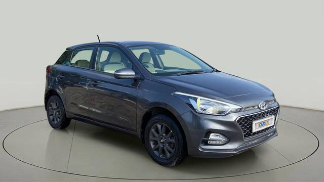 https://images10.gaadi.com/usedcar_image/4567353/original/bdff84d40074ea7def6b9a6d782cf42c.jpg?imwidth=6400