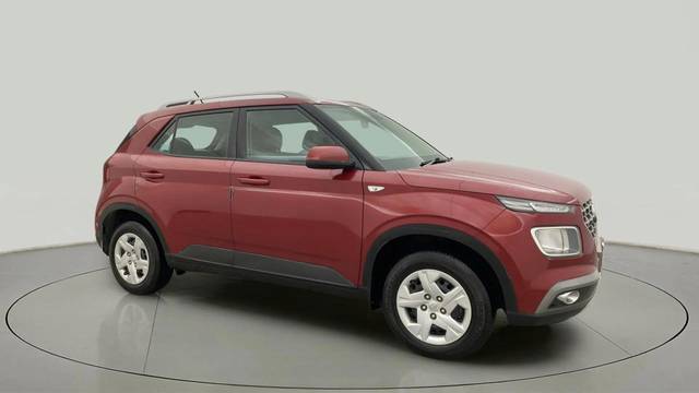 https://images10.gaadi.com/usedcar_image/4567356/original/bb87587e06425d67bdf7fc7429ffbd9a.jpg?imwidth=6400