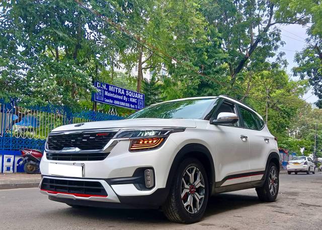 https://images10.gaadi.com/usedcar_image/4567357/original/processed_3ab34b08e82ae150aacbcfc244afa223.jpg?imwidth=6400