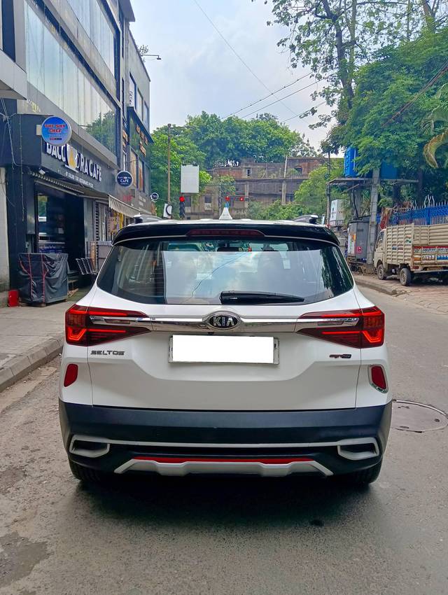 https://images10.gaadi.com/usedcar_image/4567357/original/processed_cff17f7df7839ea223455eafdb7874d7.jpg?imwidth=6401