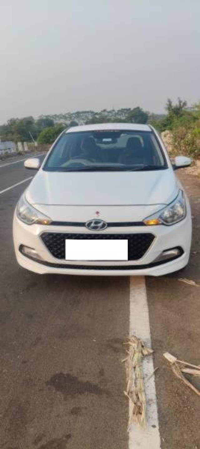 https://images10.gaadi.com/usedcar_image/4567369/original/processed_e559ec84-28ef-42d7-a9df-12756c9d9f69.jpg?imwidth=6400
