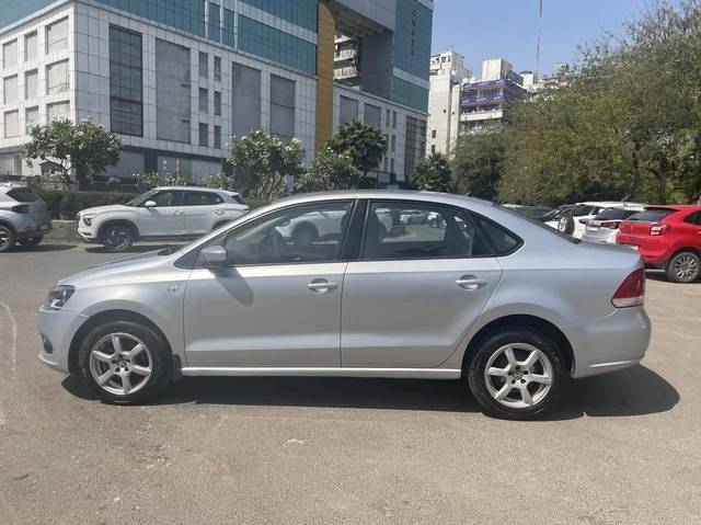 https://images10.gaadi.com/usedcar_image/4567420/original/processed_b1c70123-dcb4-4a50-81b4-dd5fe94179bf.jpg?imwidth=6402