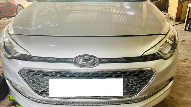 https://images10.gaadi.com/usedcar_image/4567438/original/processed_85627fe7-eb0c-4c93-9d66-b67ab7775a2d.jpeg?imwidth=6400
