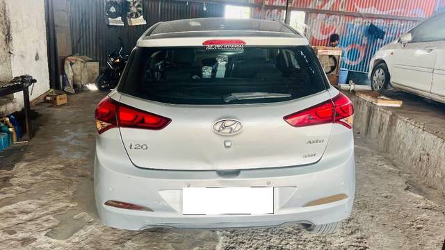 https://images10.gaadi.com/usedcar_image/4567438/original/processed_ffc428e2-f635-46a1-afe0-a92140305046.jpeg?imwidth=6401