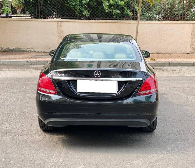 https://images10.gaadi.com/usedcar_image/4567486/original/processed_41a209e1438a475c02b2942902d6506c.jpg?imwidth=6402