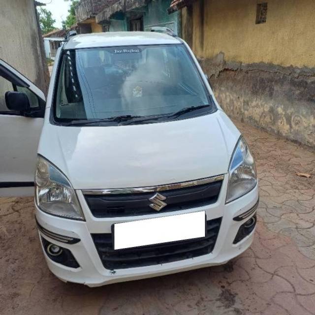 https://images10.gaadi.com/usedcar_image/4567499/original/processed_8e91bbf9-2e83-4491-adcf-9e6df2153966.jpg?imwidth=6402