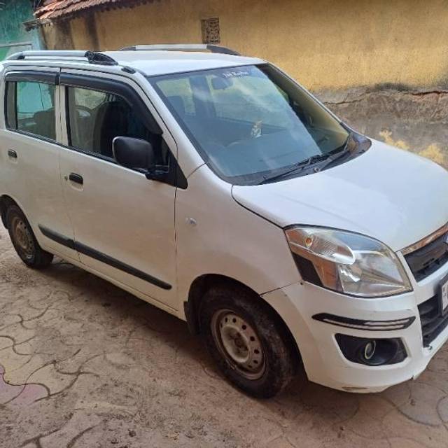 https://images10.gaadi.com/usedcar_image/4567499/original/processed_ab27532f-8234-41e5-bab2-303d955277cf.jpg?imwidth=6400