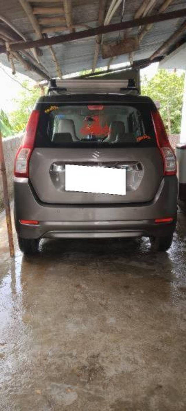 https://images10.gaadi.com/usedcar_image/4567500/original/processed_cc7cfb29-1f12-4203-bb32-273a86351501.jpg?imwidth=6400