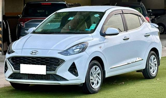 https://images10.gaadi.com/usedcar_image/4567504/original/processed_dd8066a4-819d-4cc7-ba54-015461ddd661.jpg?imwidth=6402