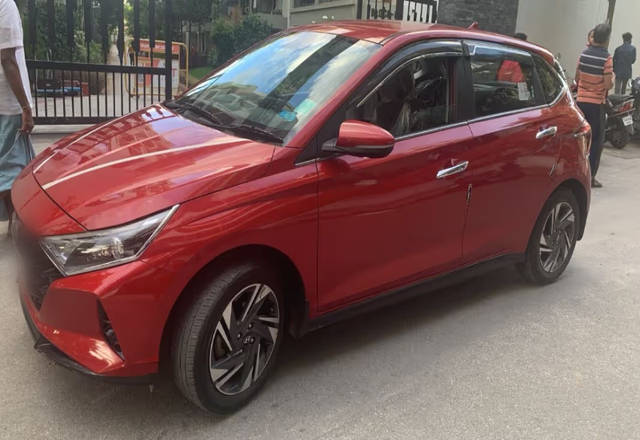 https://images10.gaadi.com/usedcar_image/4567512/original/f8c9ba0d-3b80-4986-8350-2f7798e29c75.?imwidth=6401