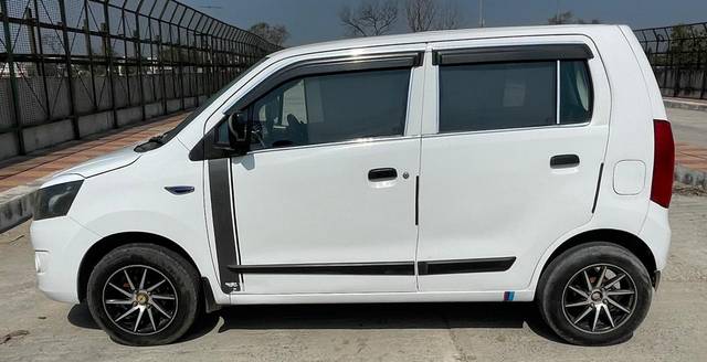 https://images10.gaadi.com/usedcar_image/4567515/original/73b05f37-325f-43e2-b683-32bf713ecf85.jpg?imwidth=6400