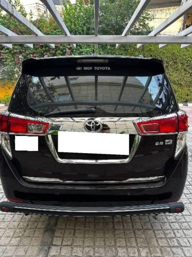 https://images10.gaadi.com/usedcar_image/4567533/original/processed_ee4cd8b4-4ed3-45e5-a04c-bbf25d45541d.jpeg?imwidth=6401
