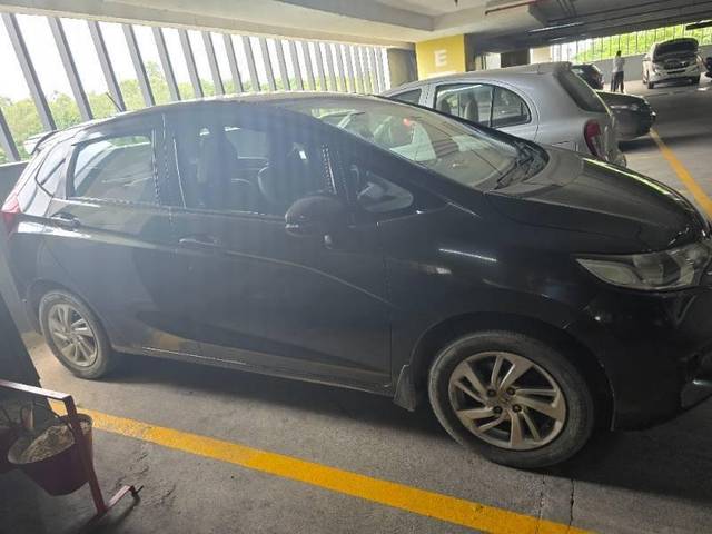 https://images10.gaadi.com/usedcar_image/4567545/original/processed_8a8ce83f-a662-4502-9cb9-1644ddad340f.jpg?imwidth=6400