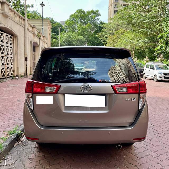 https://images10.gaadi.com/usedcar_image/4567552/original/processed_8ce152a1cfc933f1b19e2b824a192fa8.JPG?imwidth=6402