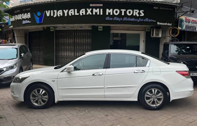 https://images10.gaadi.com/usedcar_image/4567607/original/processed_d3057a99-2a99-44da-a1a6-e95b7747164c.jpg?imwidth=6400