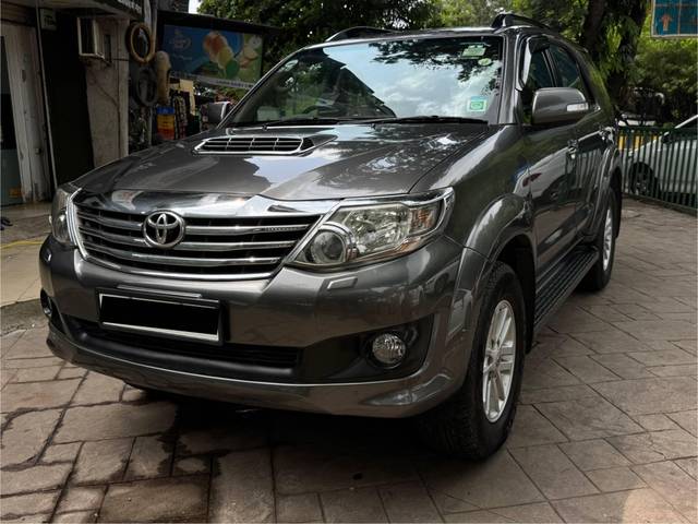 https://images10.gaadi.com/usedcar_image/4567610/original/processed_058be637-62fb-4a2a-810e-67c2458eb120.jpg?imwidth=6402