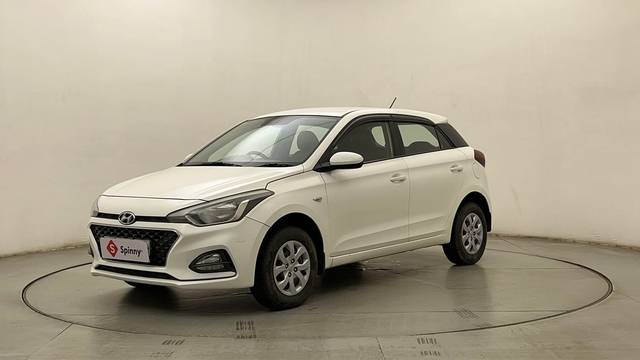 https://images10.gaadi.com/usedcar_image/4567726/original/8cf8aa5ed166def5225309576705af11.JPG?imwidth=6400