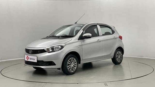 https://images10.gaadi.com/usedcar_image/4567839/original/b2fa439cc954d1117e14b8b189d97f62.JPG?imwidth=6400